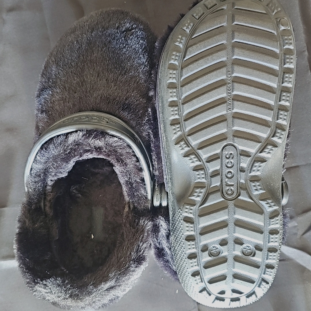 CROCS Furry Gray Slippers - Picture 3 of 3